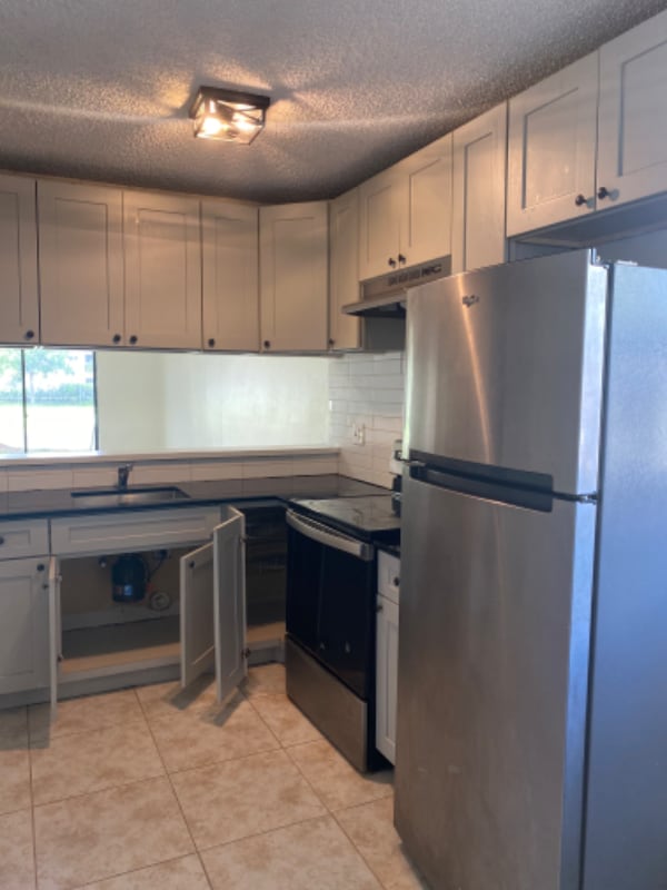 Foto principal - 4136 Lakeside Dr