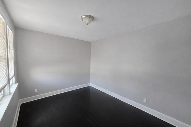 Foto del edificio - 1908 W Market St