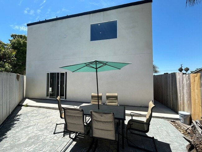 Foto del edificio - 4BD/2BA on 63rd!