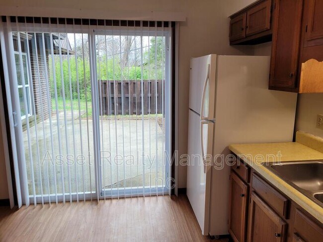 Foto del edificio - 504 Cedartop Ln NW