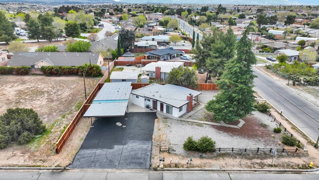 Building Photo - 17637 Sultana St