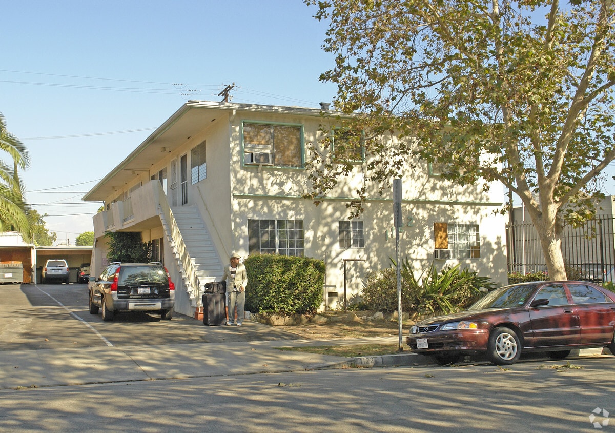 1122 N Formosa Ave, West Hollywood, CA 90046 Apartments in West