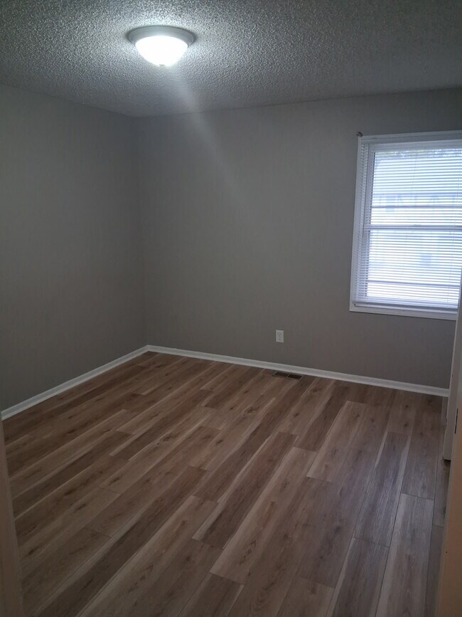 SALA DE ESTAR - 704 S 40th St