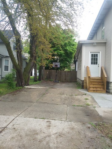 Foto del edificio - 408 College Ave