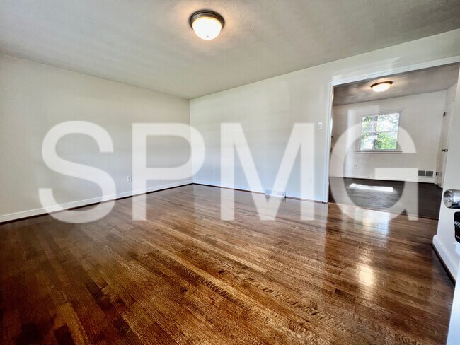 Foto del edificio - 1662 Barnett Rd NW