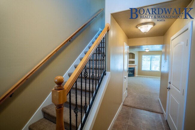 Foto del edificio - 3 Bed 3 Bath in Layton