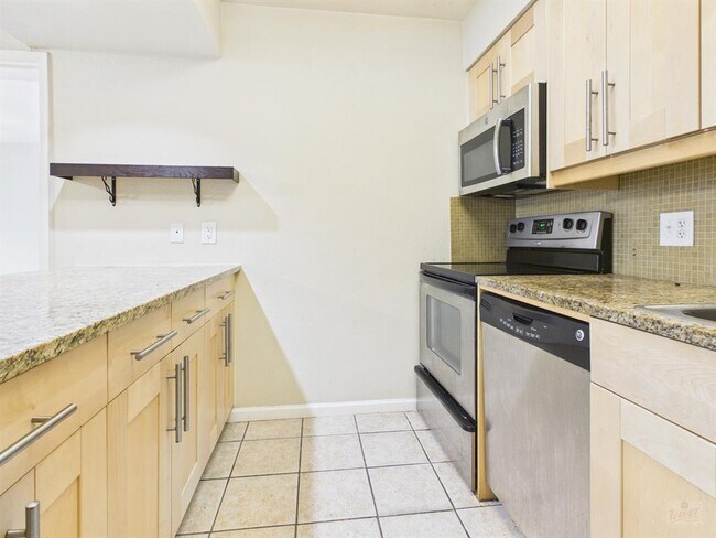 Foto del edificio - 7685 Northcross Dr