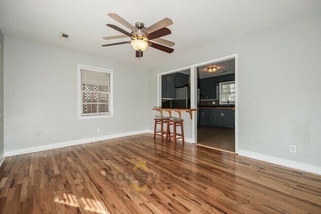 Foto del edificio - 3 Bedroom, 1 Bath Home in Castlewood of West Ashley