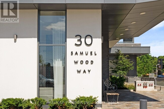 Building Photo - 30-1030 Samuel Wood Wy