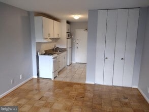 Building Photo - 5500 Friendship Blvd