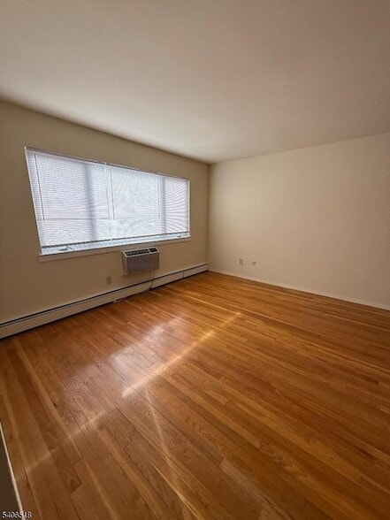 Foto del edificio - 573 Broughton Ave