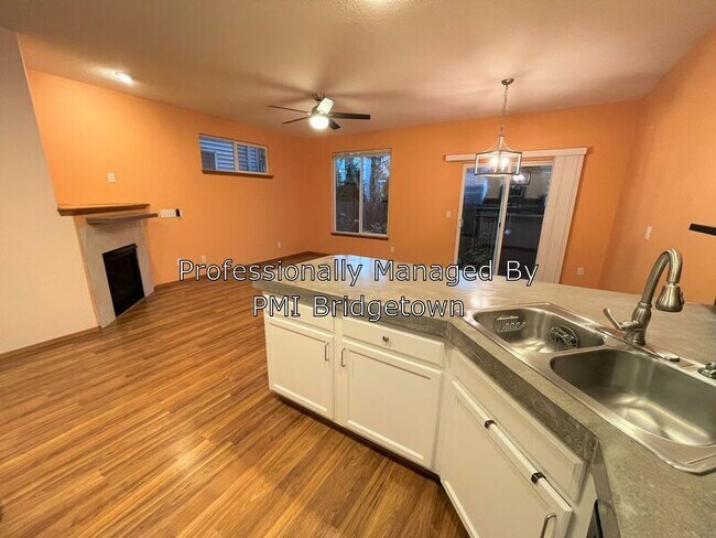 Building Photo - 4325 SE 79th Ave