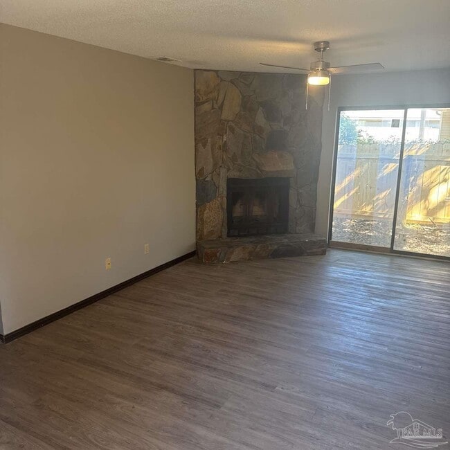 Foto del edificio - 455 Stara Cir