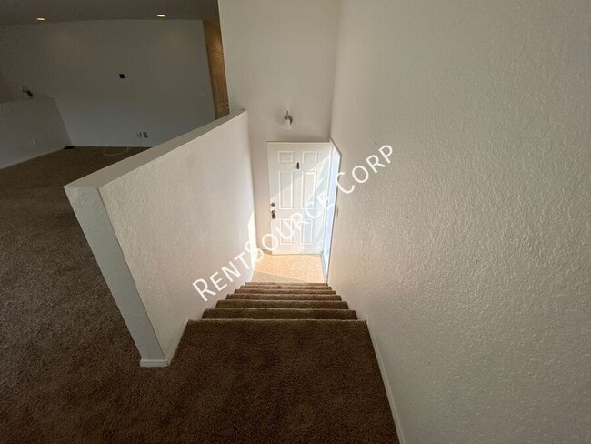 Foto del edificio - 43328 Lookabout Rd