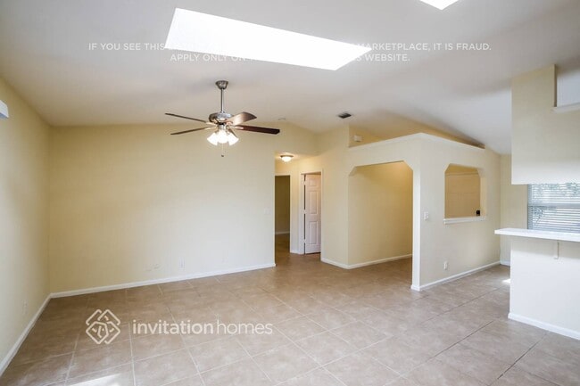 Building Photo - 260 La Mancha Ave