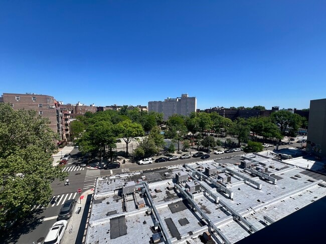Building Photo - 37-11-11 82nd St