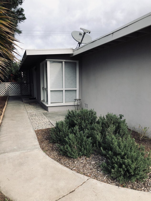 Primary Photo - 121 Avenida San Fernando