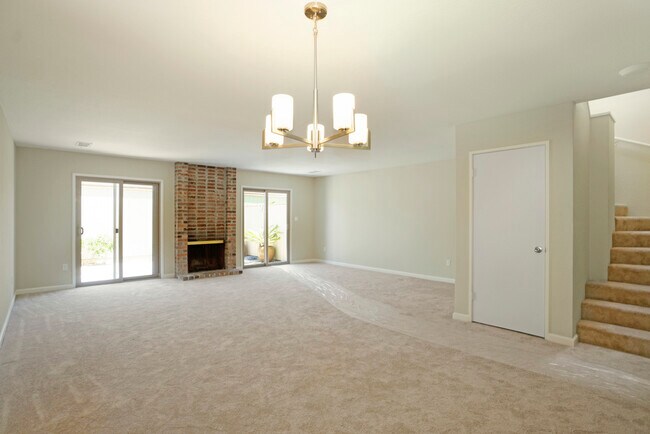 Building Photo - 3229 Santa Cruz Ln