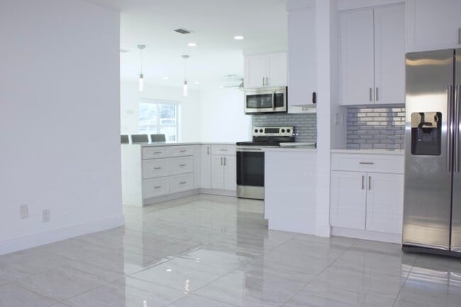 Foto del edificio - 517 NW 52nd St