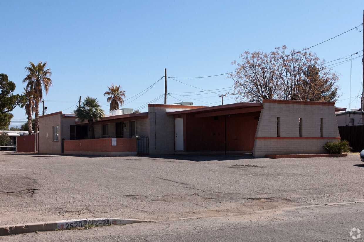Building Photo - 2514-2524 N Richey Blvd