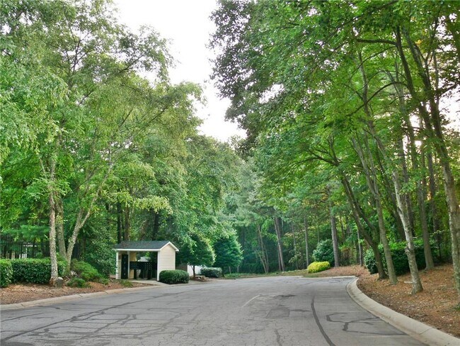 Building Photo - 1809 Augusta Dr