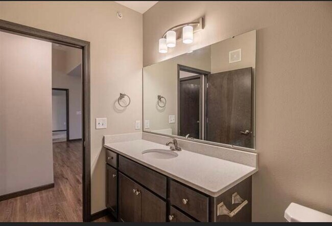 Foto del edificio - 2869 Spring Rose Cir