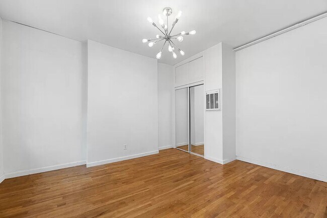 Foto del edificio - 729 Ninth Avenue