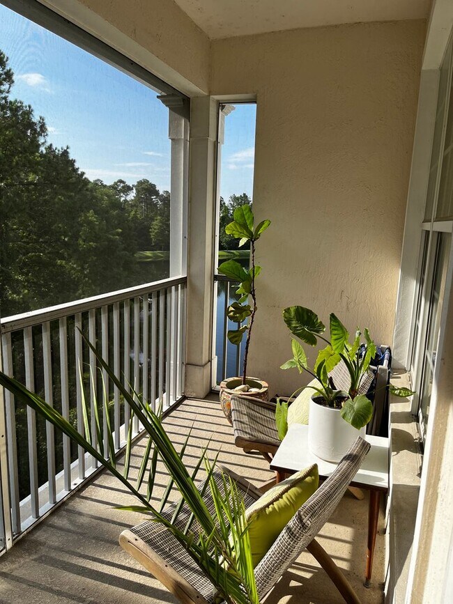 Foto del edificio - 3 Bed/ 2 Bath Condo in the coveted Campfie...