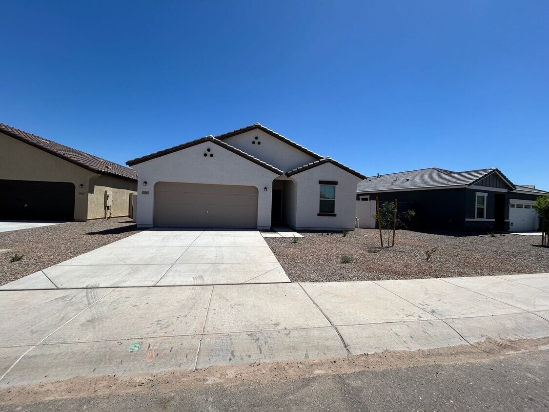 Primary Photo - 4 BR, 3 bath, Beautiful Maricopa home in p...