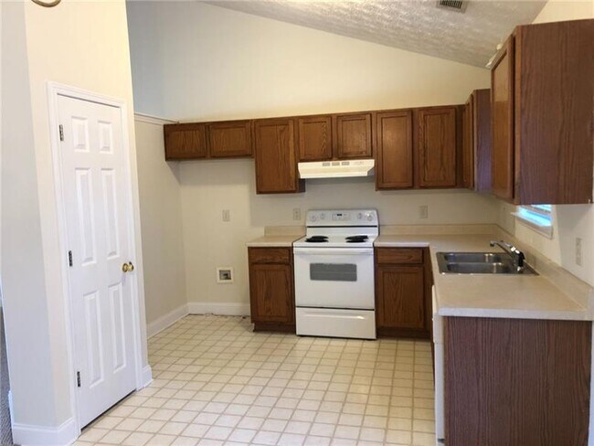 Building Photo - 4904 Kensington Park Dr