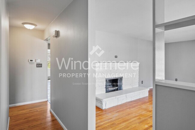 Building Photo - Fantastic Updated South Hill Rancher 3 Bed...