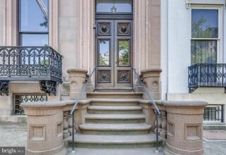 Building Photo - 3 W Mt Vernon Pl