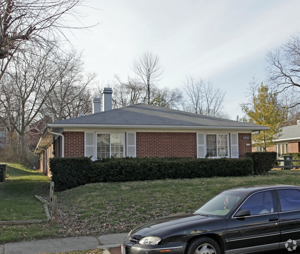 Foto del edificio - 2029 Mayfair Rd