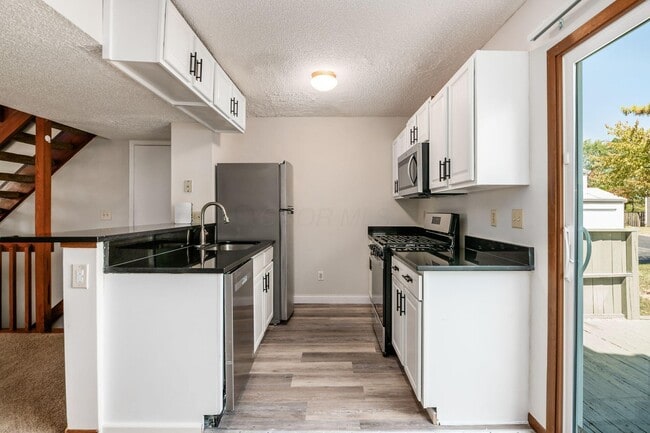Building Photo - 4901 Singleton Dr