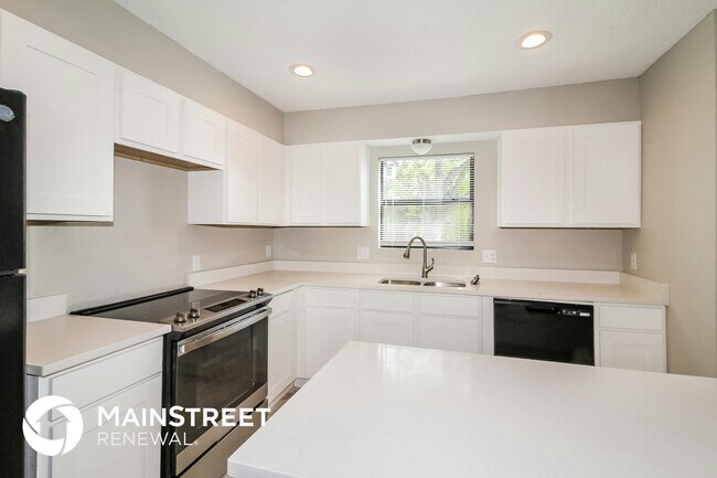 Foto del edificio - 705 Waterview Rd