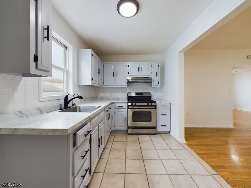 Primary Photo - 132 E Jersey St