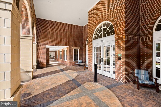 Building Photo - 2465 Army Navy Dr