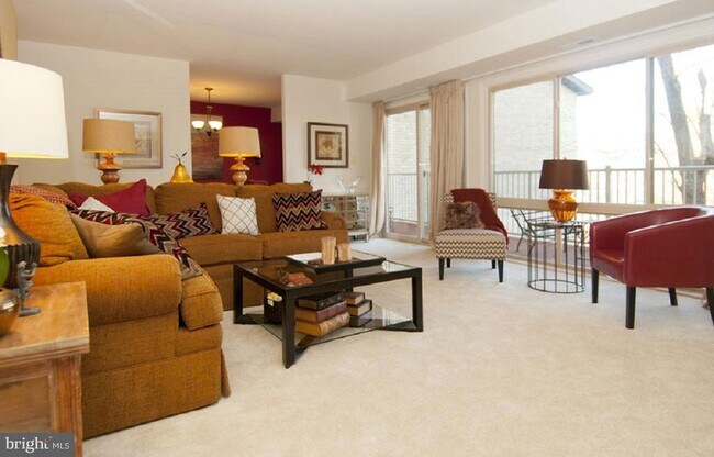 Building Photo - 6111 Bellinham Ct