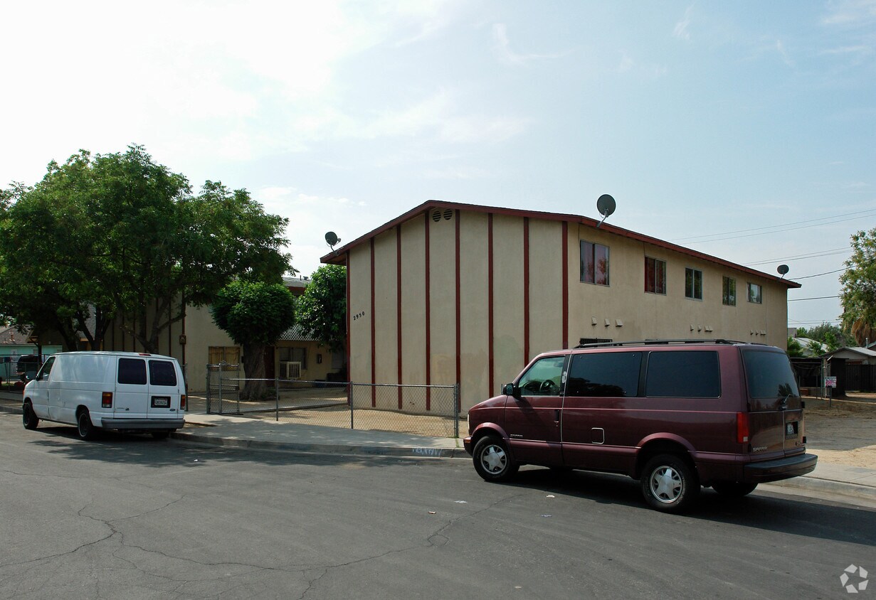 Foto del edificio - 2950 E Nevada Ave