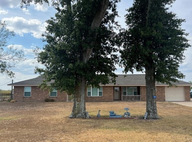 Building Photo - 566 Schmidt Rd