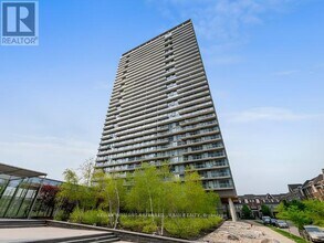 Building Photo - 105 The Queensway