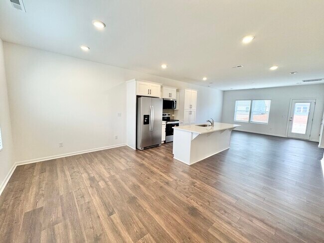 Foto del edificio - NEW CONSTRUCTION 3 br 2.5 ba home in China Grove