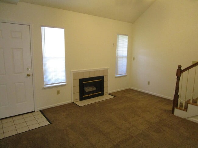 Building Photo - 4406-4408-4408 Cheryl Ct
