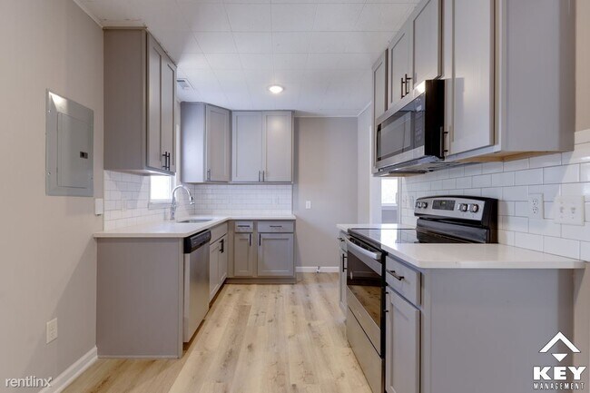 Building Photo - 2 br, 1 bath House - 319 N Saint Paul St