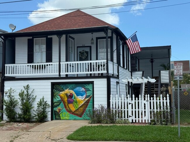 Photo - 508 10th St Townhome