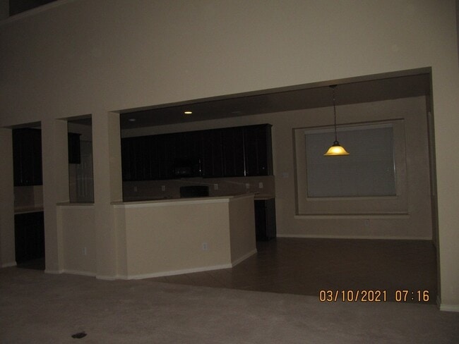 Building Photo - 2816 Quietwater Dr