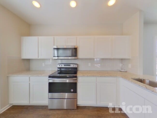 Foto del edificio - 1041 Lonergan Cir