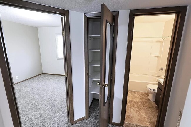 Building Photo - 4106 Baldwin Ave