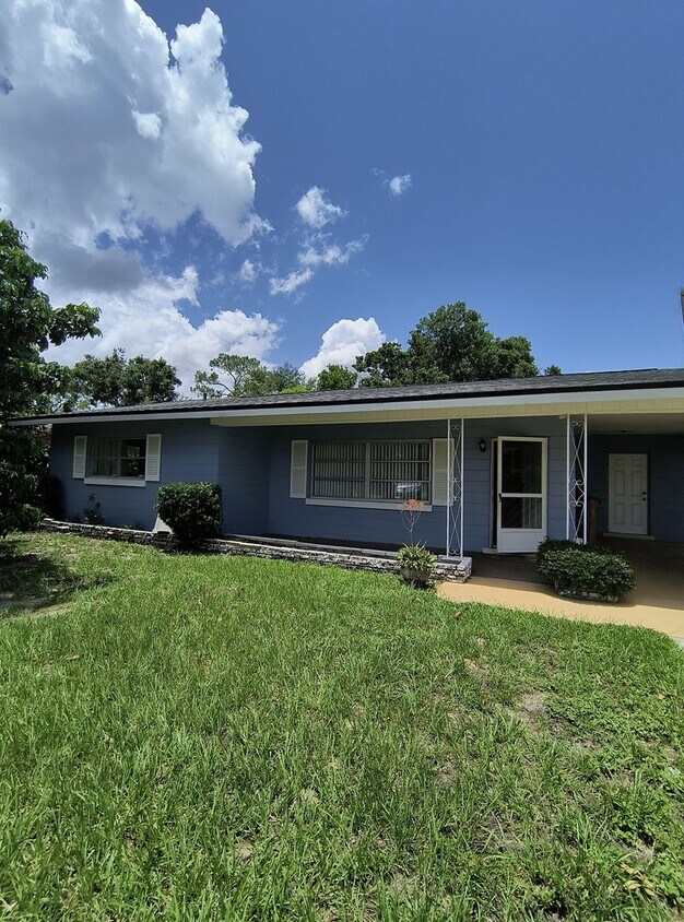 Primary Photo - Spacious 3-Bedroom 1.5 Bathroom House for ...
