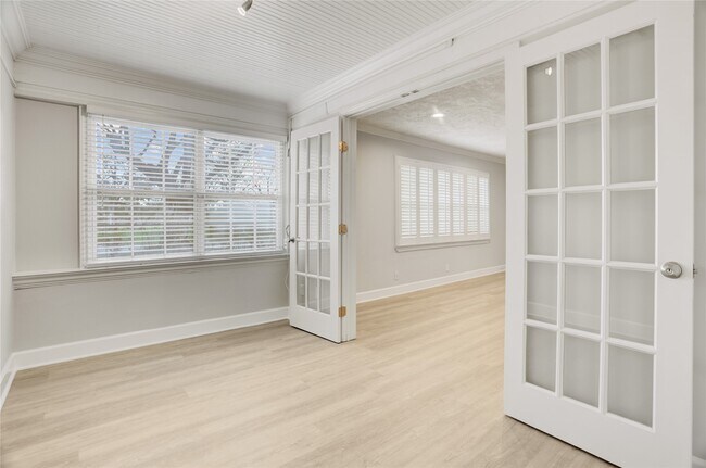 Building Photo - 4708 Mayfair St